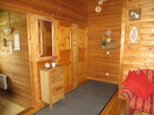 Gemütliche Holzeinrichtung unseres Haus 18